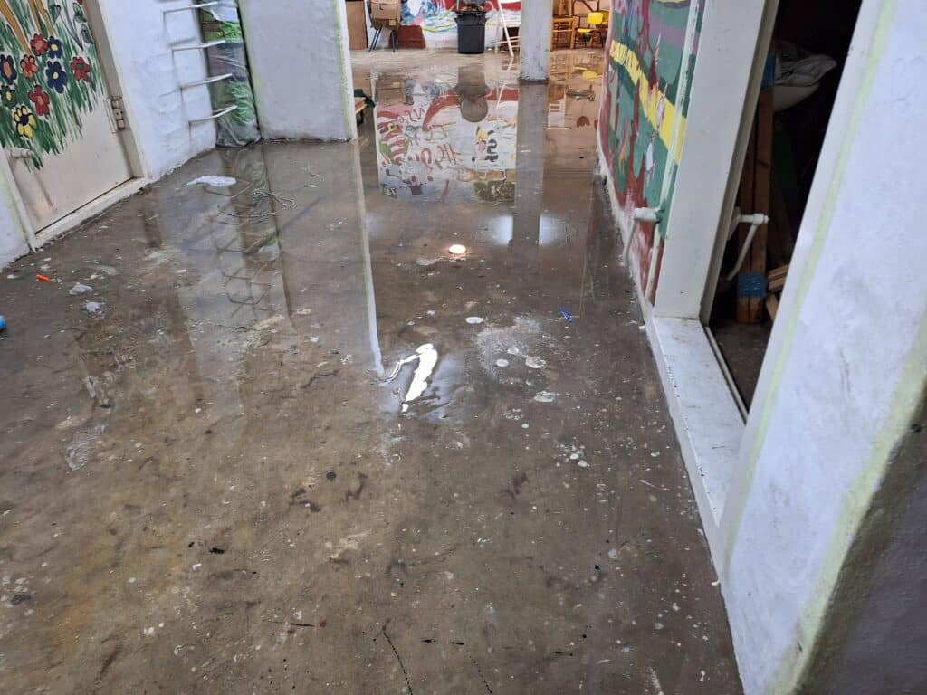 ניקוי מקלטים