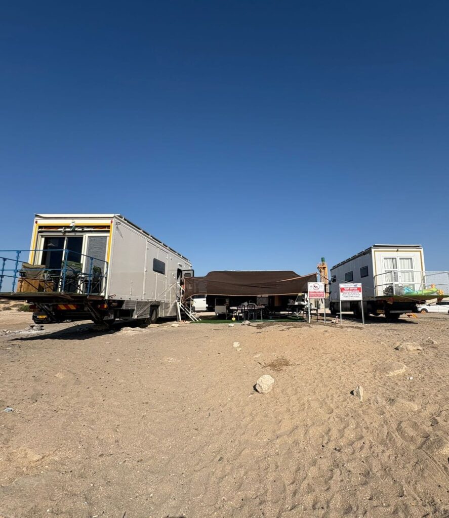 משאית קרוואן למכירה